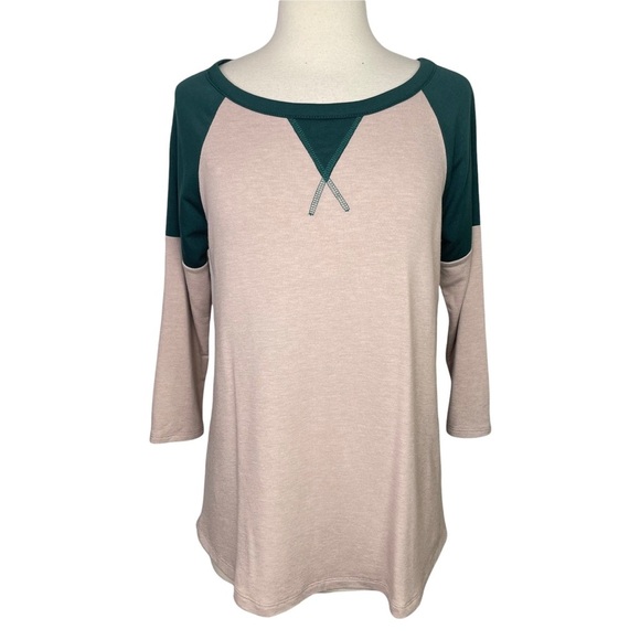 Stitch Fix l Pink Clover Raglan Knit Top, Medium - Picture 1 of 8